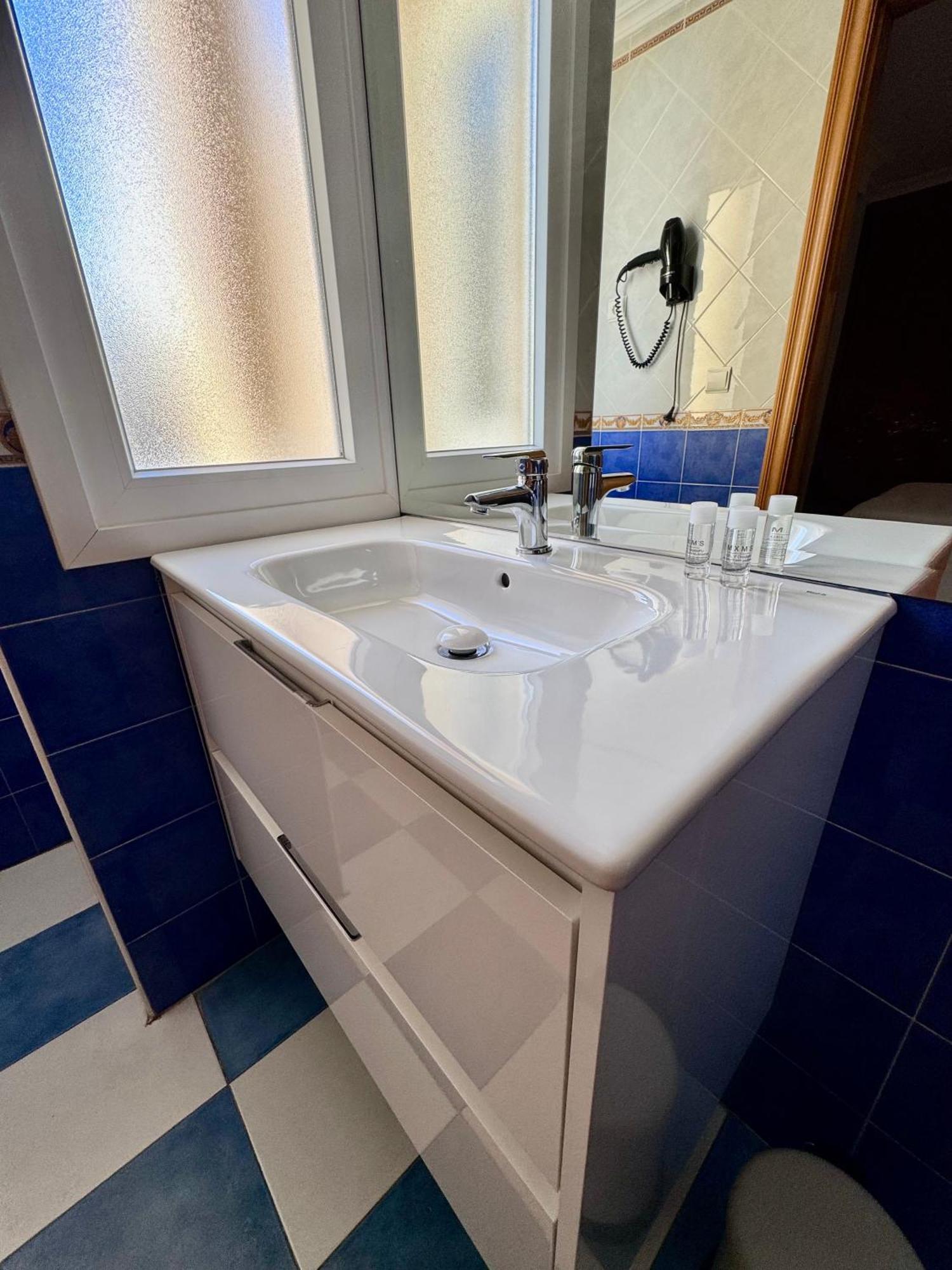 Apartamentos Nina De Oro Torremolinos Eksteriør bilde